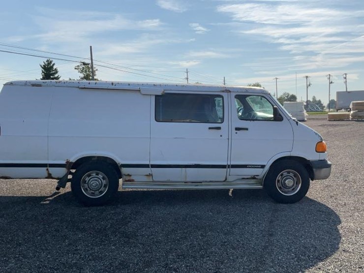 2000-dodge-ram-van-image-5