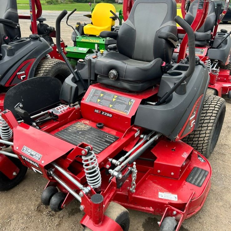 2024 Ferris ISX 2200 Zero Turn Mower (PD5139)
