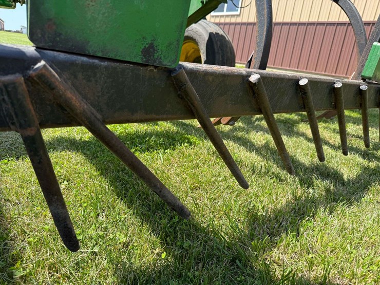 2011-john-deere-2410-image-32