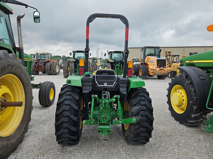 2021-john-deere-4044m-image-11