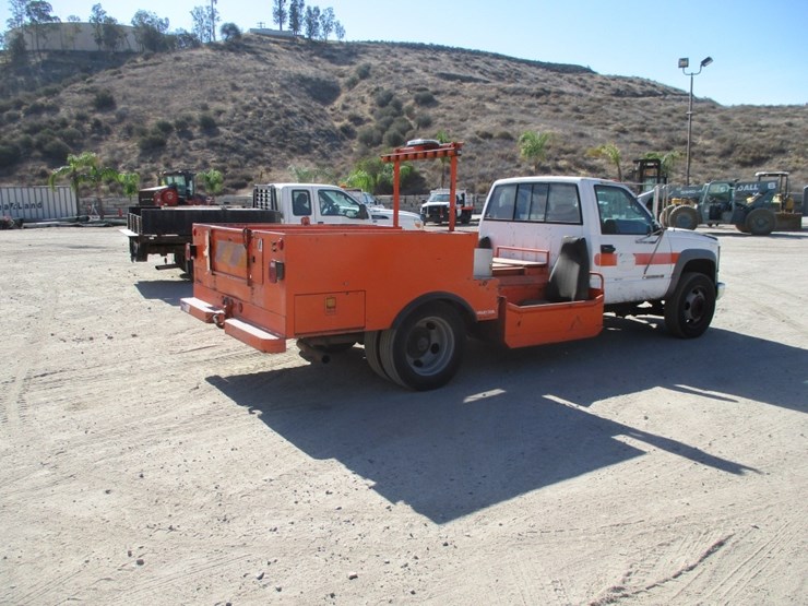 2002-chevrolet-3500hd-image-3
