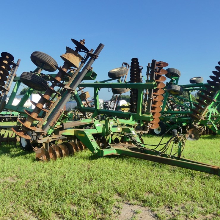 JOHN DEERE 637