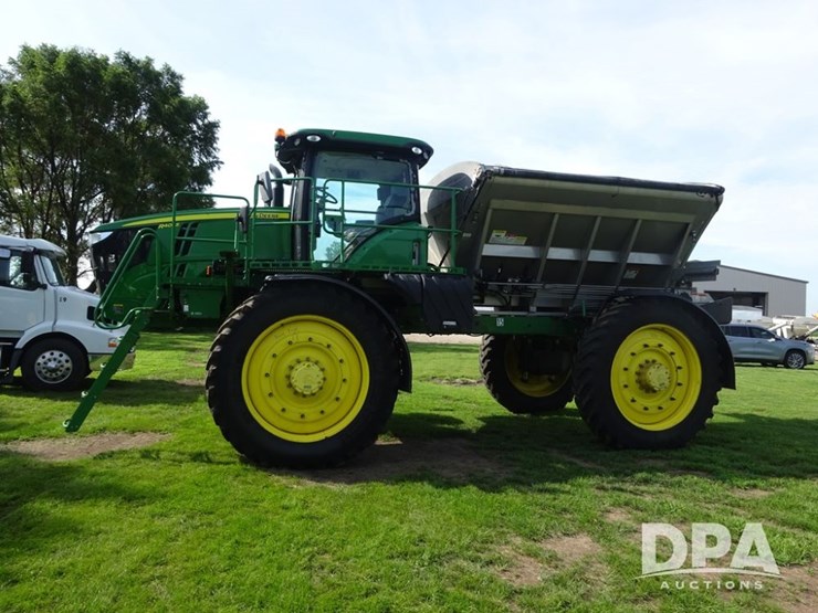 2016-john-deere-r4045-image-14
