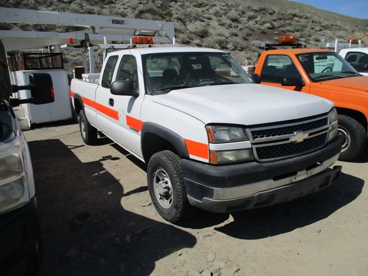 2005-chevrolet-2500-image-1