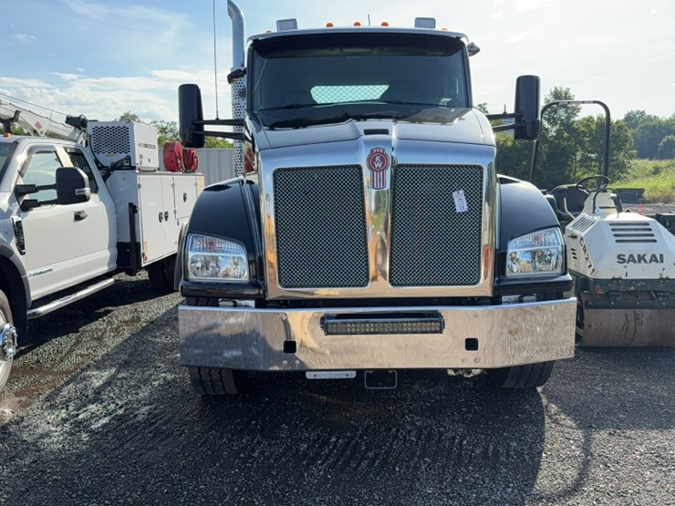 2016-kenworth-t880-image-2