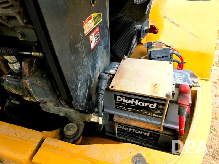 deere-244j-image-56