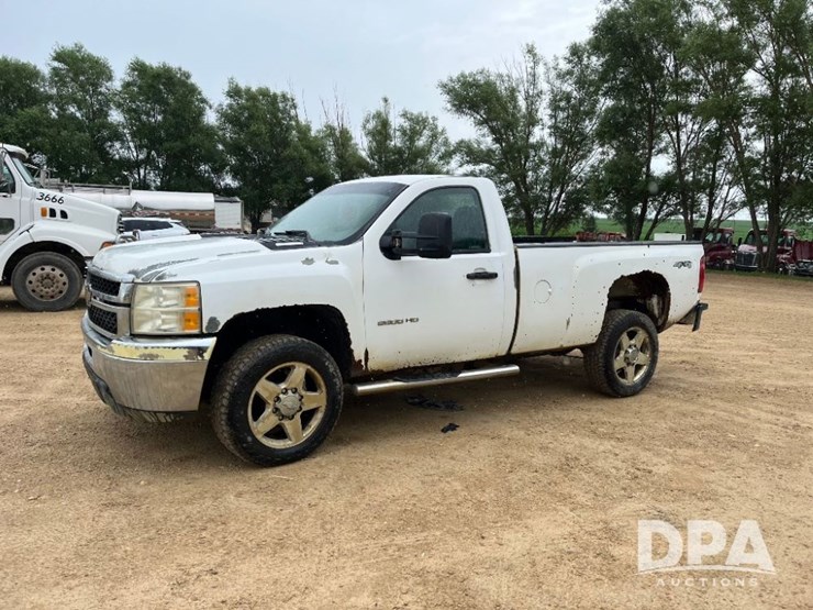 2011-chevrolet-silverado-2500-image-19