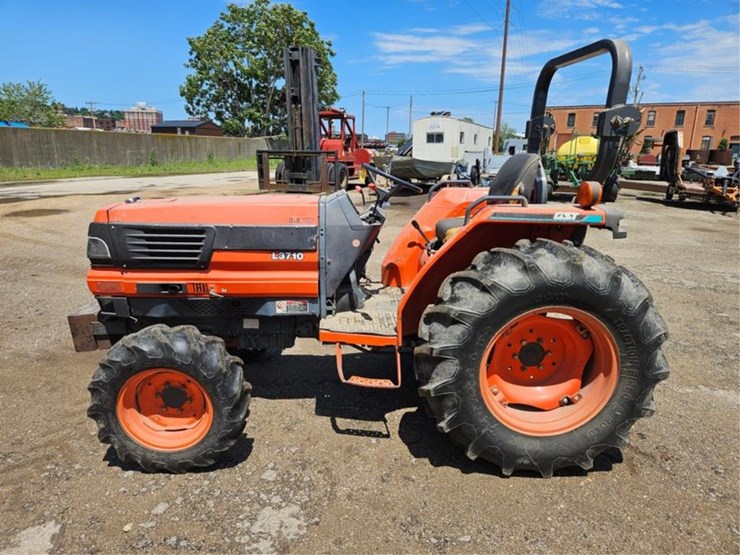 kubota-l3710-image-2