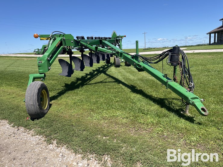 2015-john-deere-3710-image-2