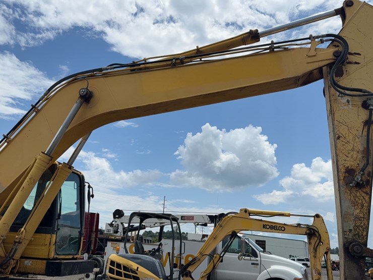 2010-komatsu-pc220-lc-image-5