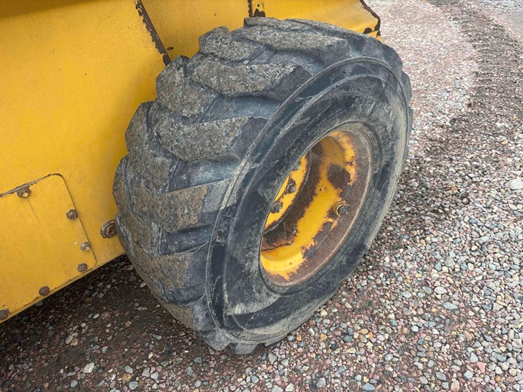 2007-deere-328-image-26