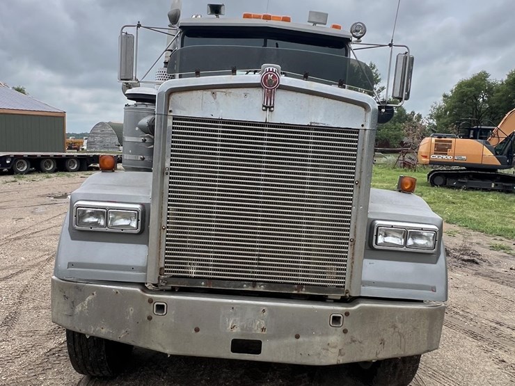 1992-kenworth-w900-image-2