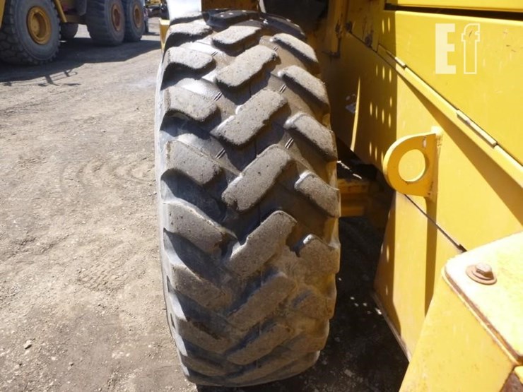 2013-deere-544k-image-22
