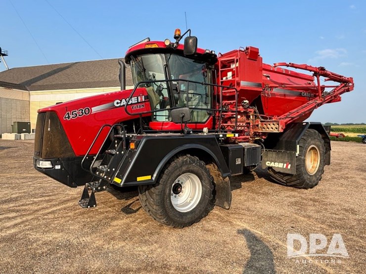 case-ih-titan-4530-image-1