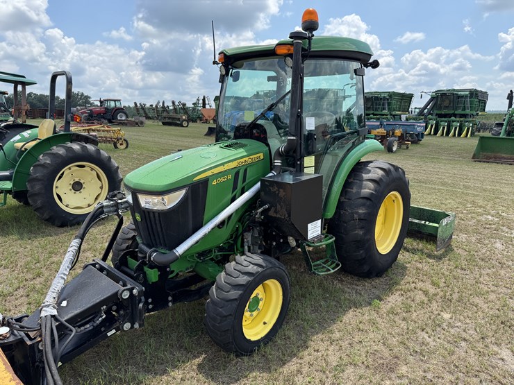 john-deere-4052r-image-13