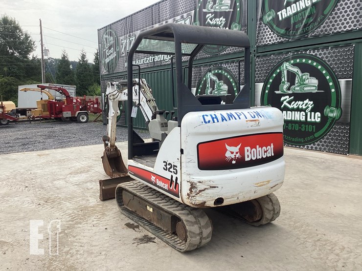2011-bobcat-325g-image-2