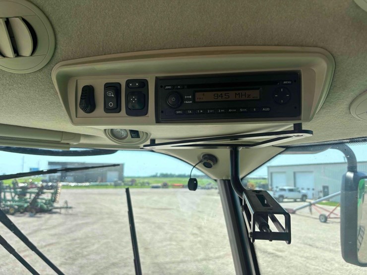 2013-john-deere-s680-image-57