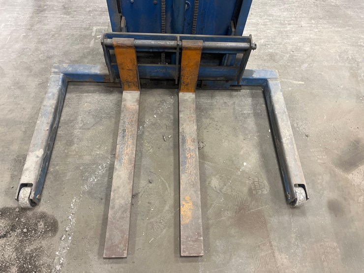 blue-giant-shop-forklift-image-5