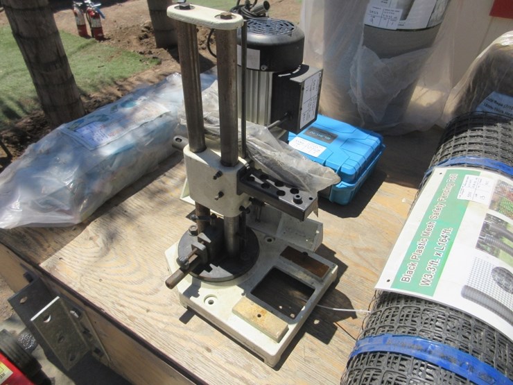 shop-fox-w1671-micro-milling-machine-image-1