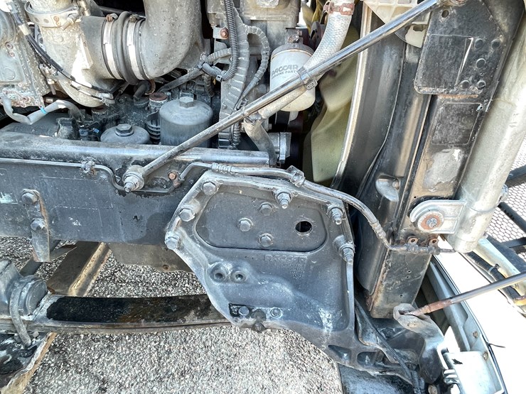 2015-peterbilt-579-image-64