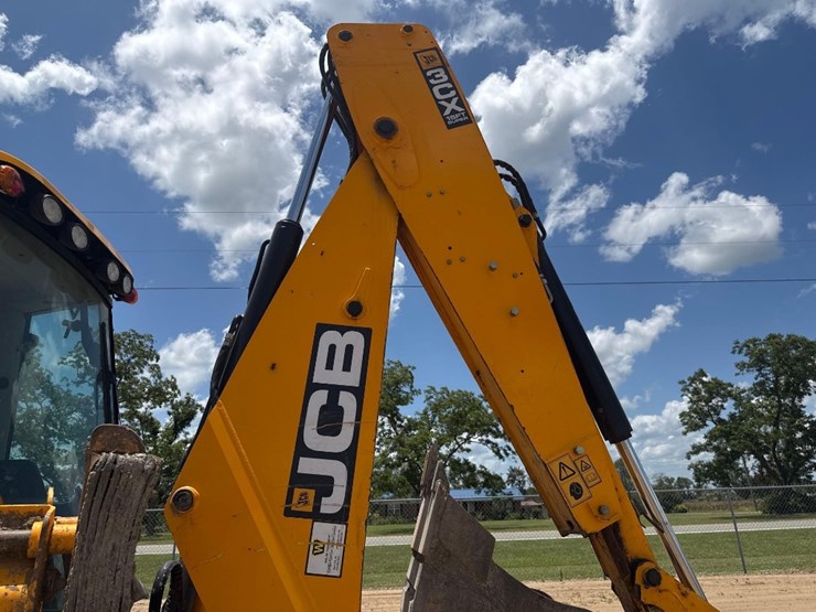 2017-jcb-3cx-image-16