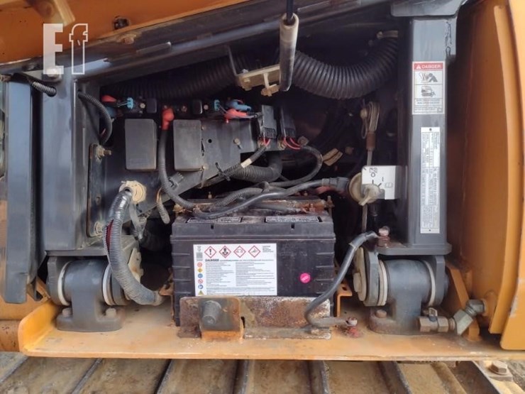 2012-case-850l-xlt-image-41
