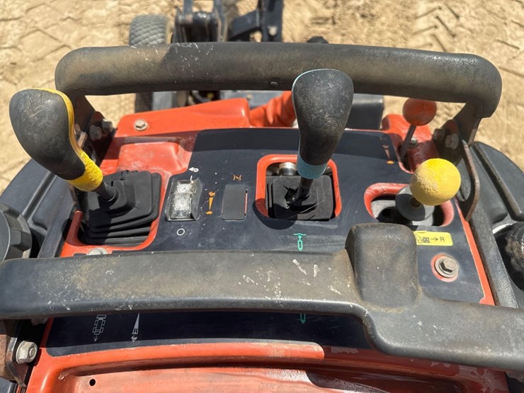 ditch-witch-r300-image-19