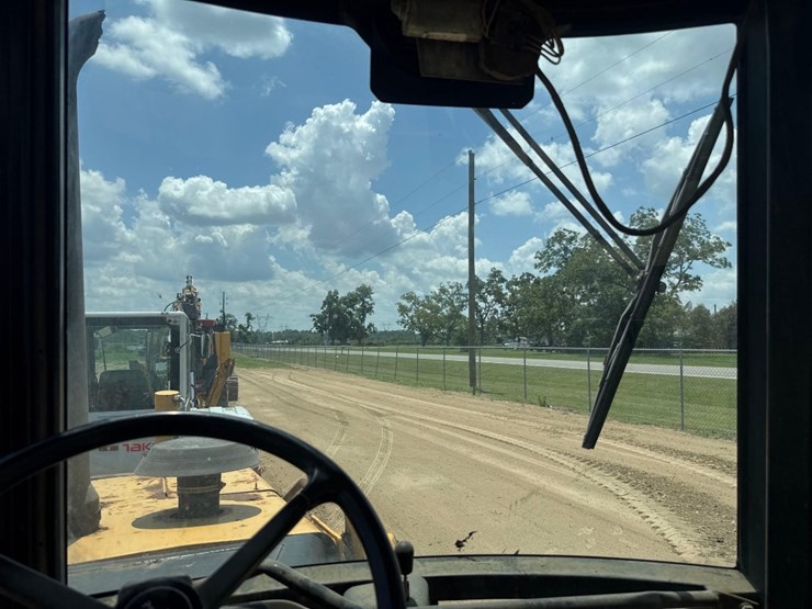 2000-deere-310se-image-26