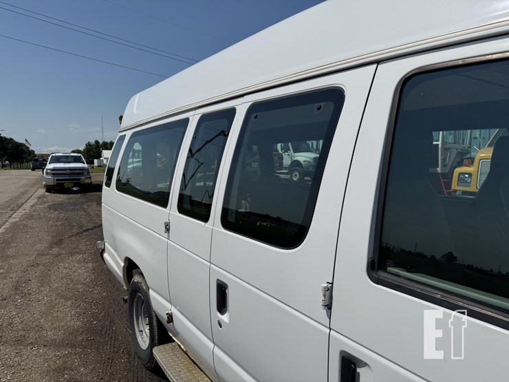 2012-ford-e250-image-28