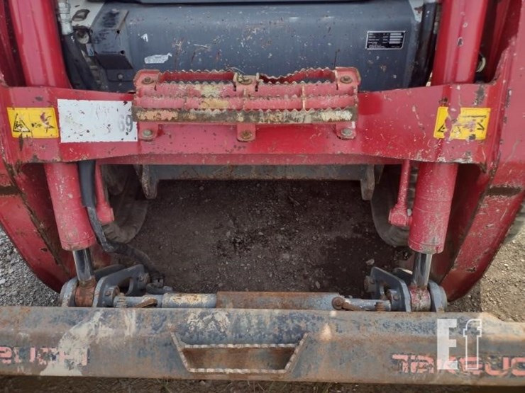 2017-takeuchi-tl12r2-image-15