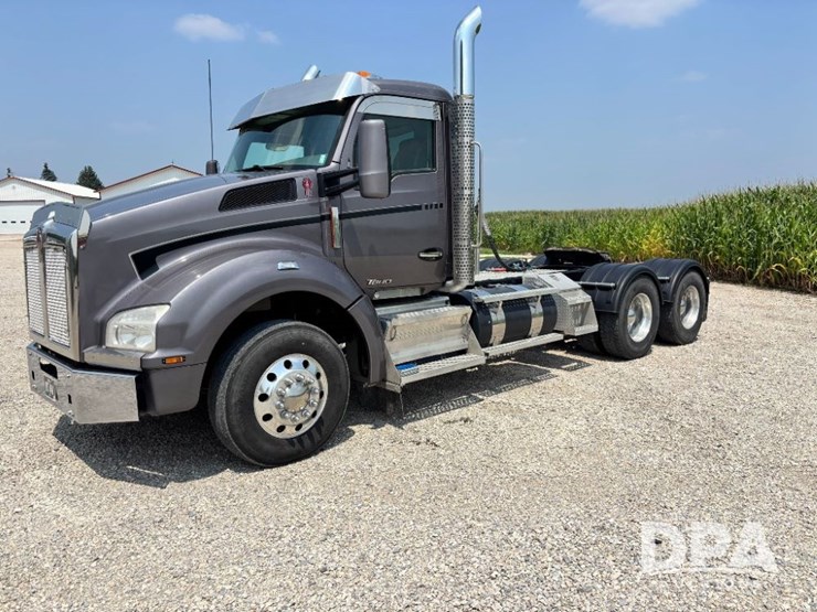 2016-kenworth-t880-image-13