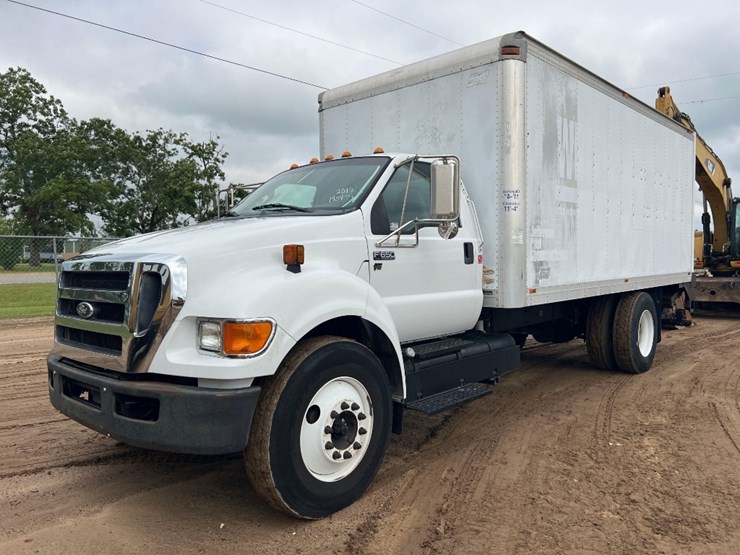 2012-ford-f650-image-8