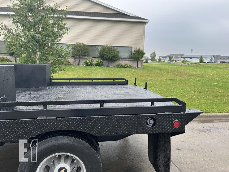 2011-chevrolet-3500hd-image-28