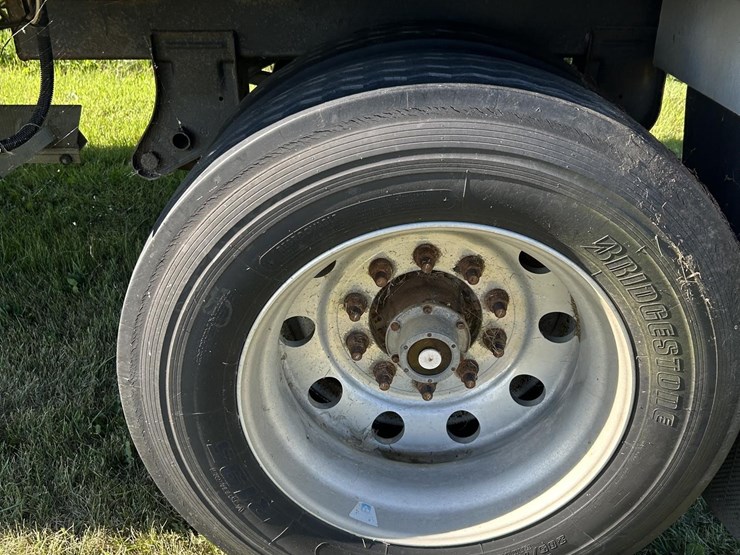 2011-timpte-grain-trailer-image-28