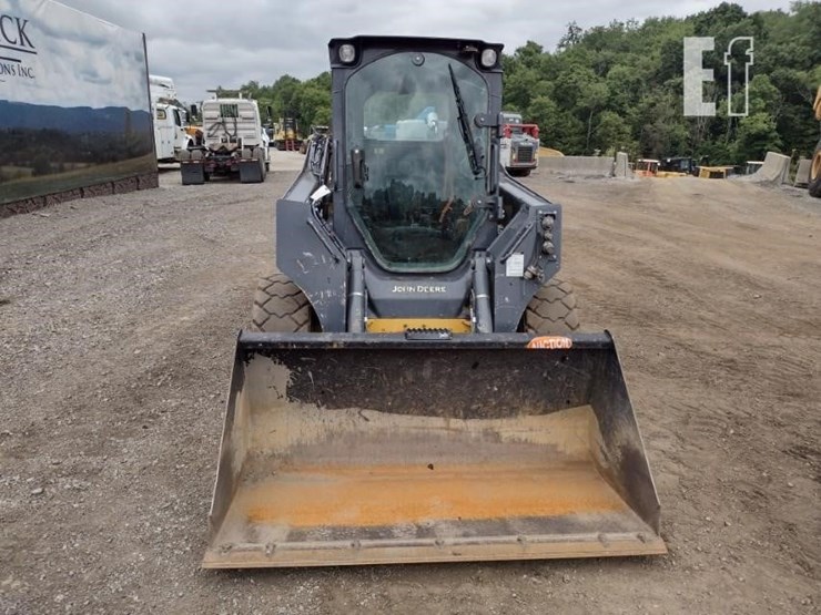 deere-324g-image-2