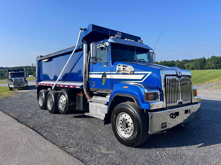 2021-western-star-4700sf-image-1
