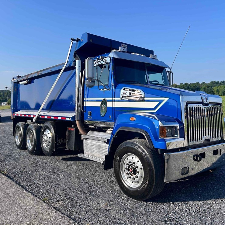 2021 WESTERN STAR 4700SF