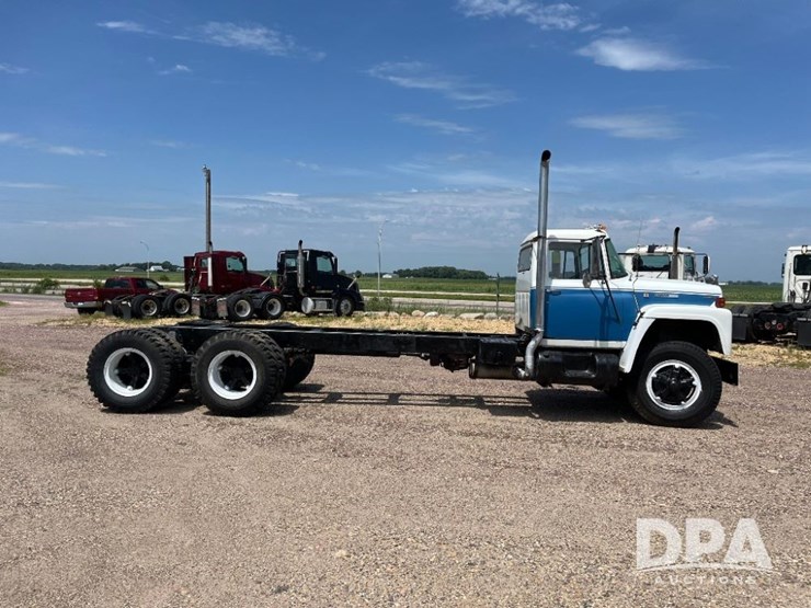 1976-international-loadstar-image-8