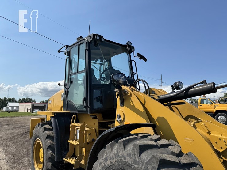 2021-caterpillar-920-image-50