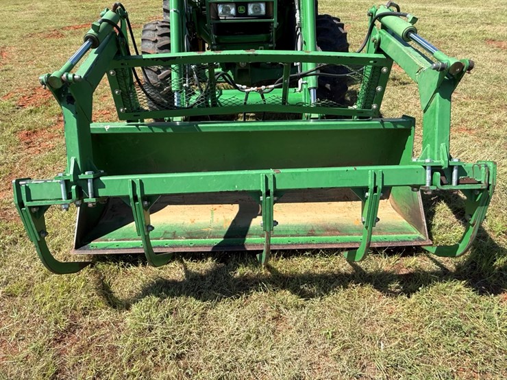 2011-john-deere-6115d-image-10