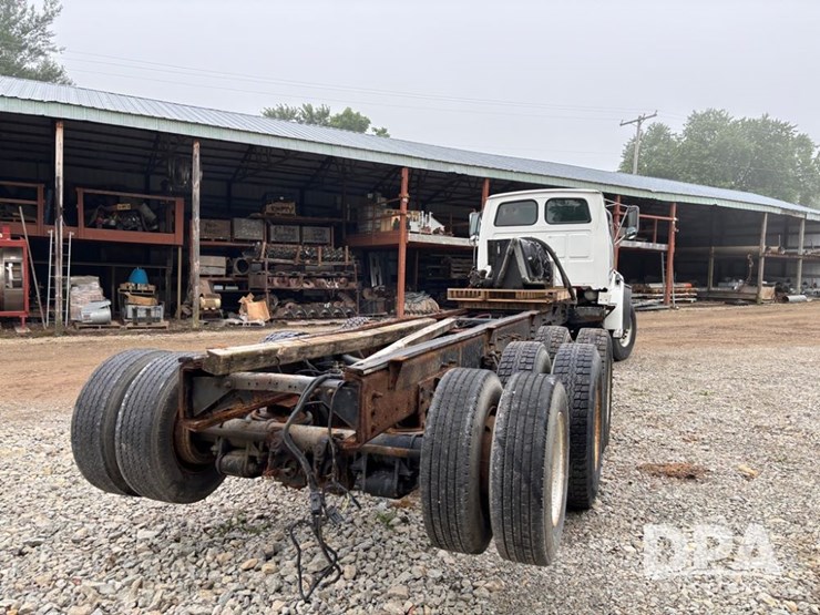 2001-sterling-truck-(dr11851-unit-9459)-image-19