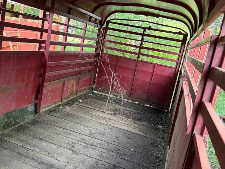 6ft-x-16ft-gooseneck-livestock-trailer-image-23