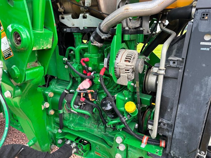 2018-john-deere-5075m-image-40