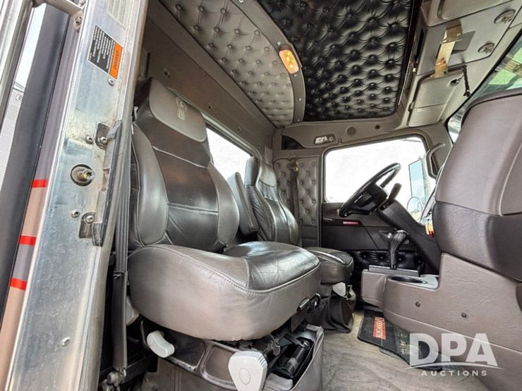 2014-kenworth-w900-image-86