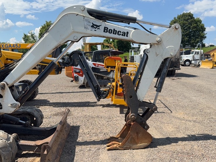 2008-bobcat-435-image-13