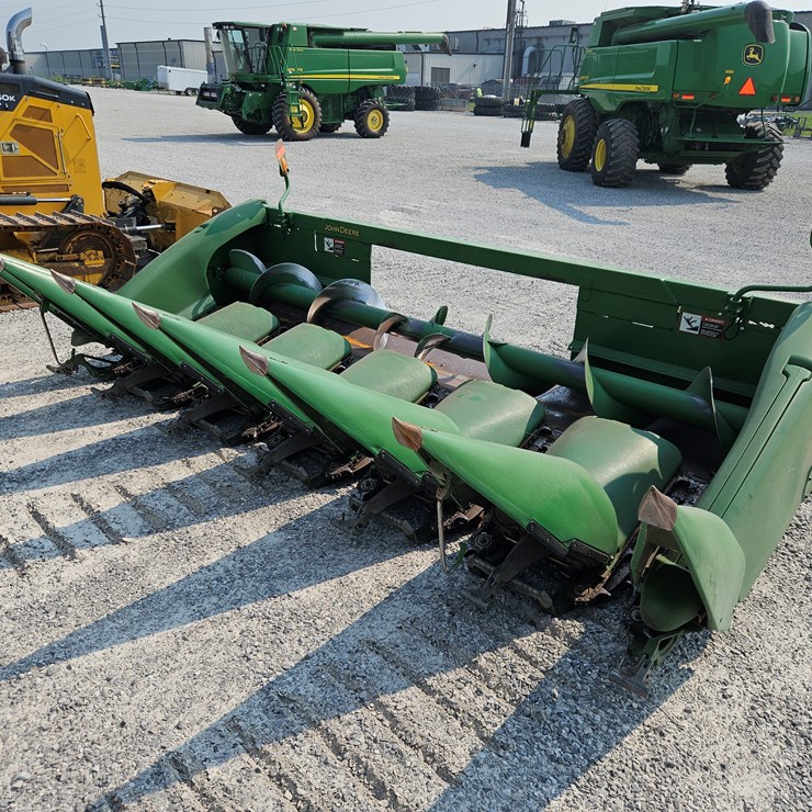 2011 JOHN DEERE 606C