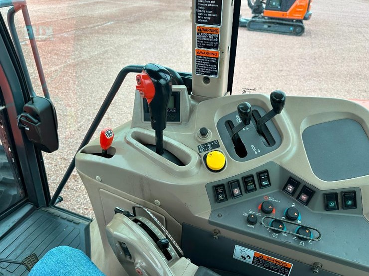 2013-kubota-m126x-image-45