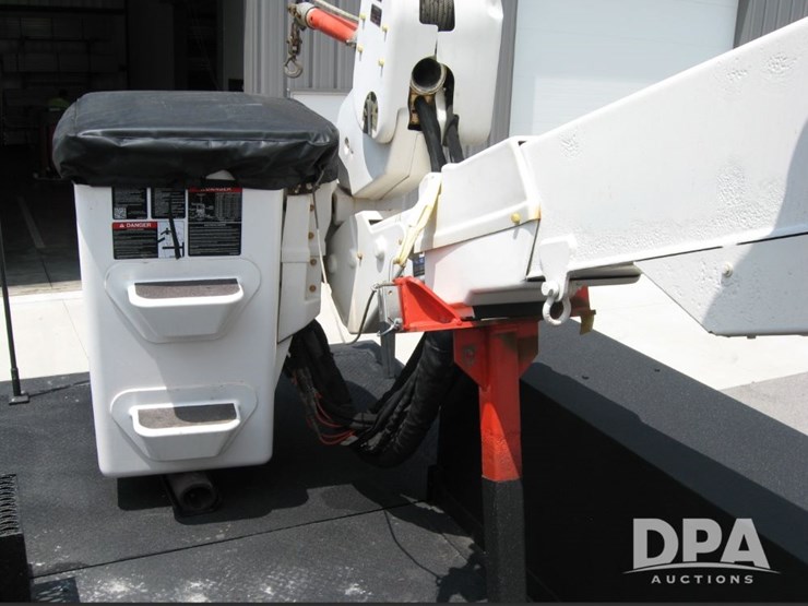 2009-international-durastar-4400-image-13