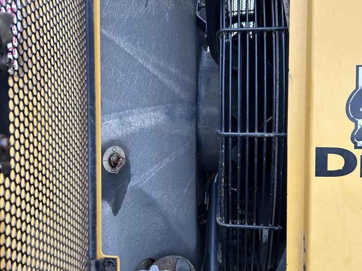 caterpillar-938g-image-27