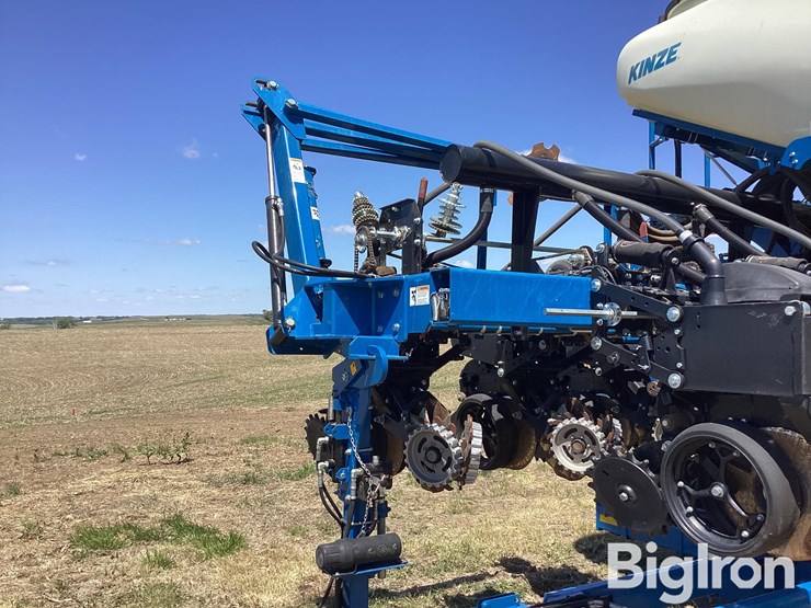 2023-kinze-3505-image-14